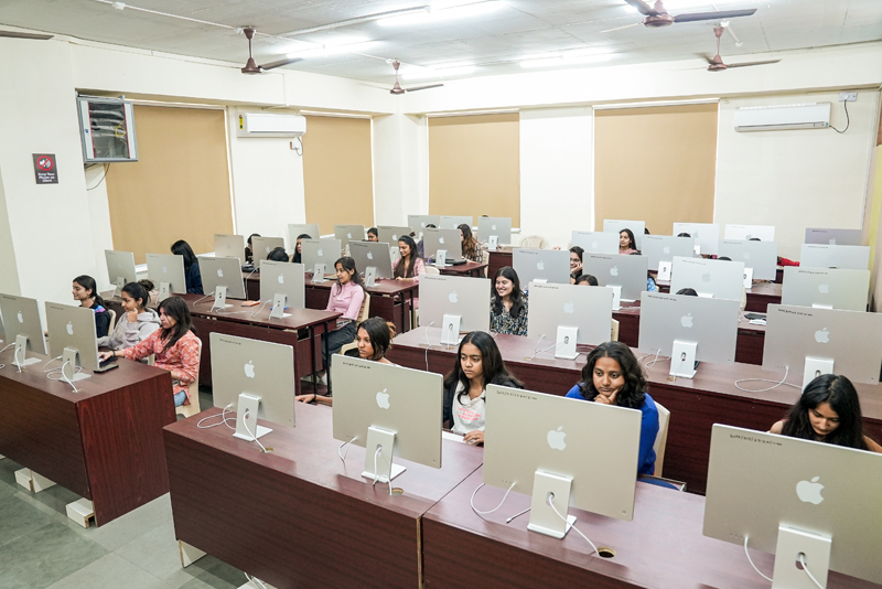 Computer Lab, Soft pune